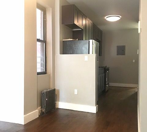 3rd image of 246 Malcolm X Blvd APT 4L