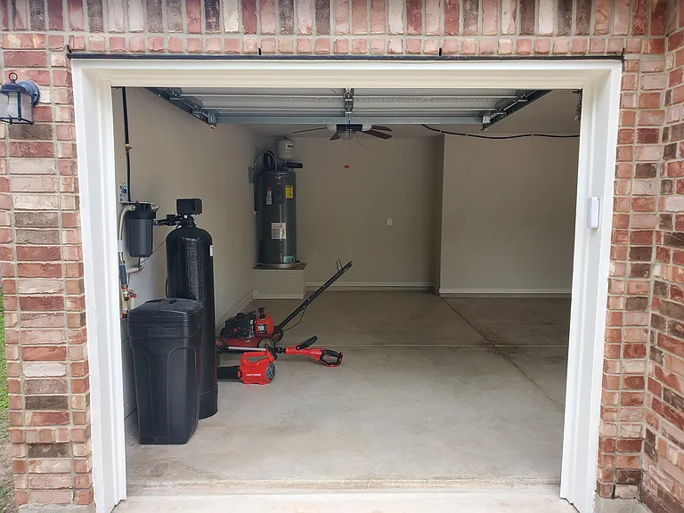 Extra space for home gym, storage, vehicle