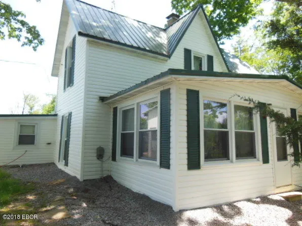 2128 County Road 490 E, Xenia, IL 62899