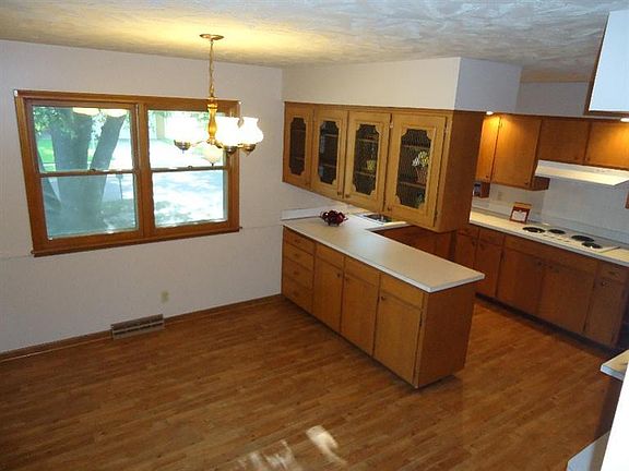 5th image of 832 Driftwood Dr