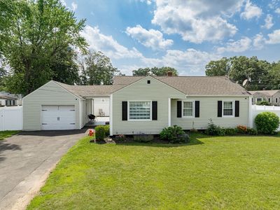 214 Spear Rd, Springfield, MA, 01119