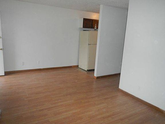 3rd image of 5118 Raven Dr APT 6