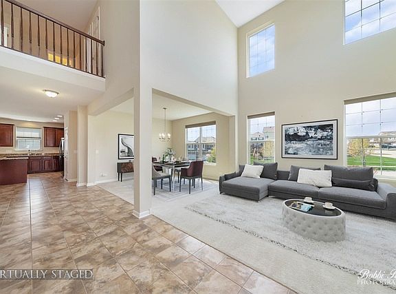 3rd image of 9774 Cummings St