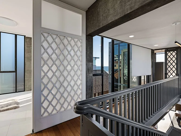 1812 The Strand — Photo 31
