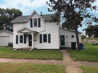 930 W Carroll St, Portage, WI 53901