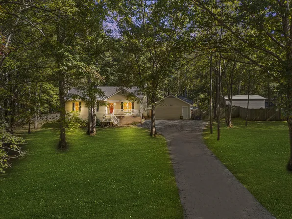 208 Essex Ln S, Clayton, NC 27520