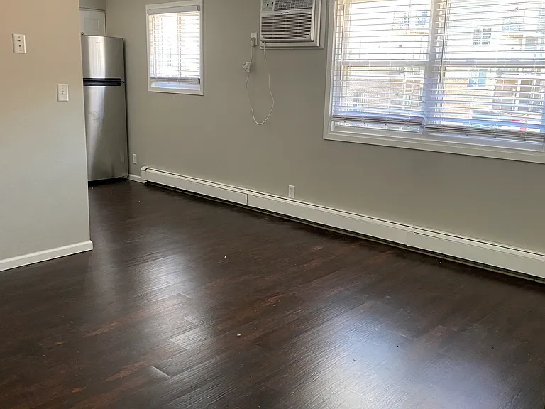 31 Valley Ave — Photo 4