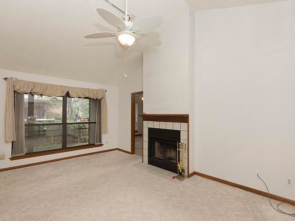 3rd image of 9931 Fawn Brook Dr