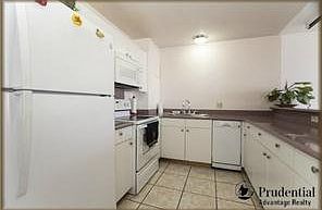 3rd image of 55 S Kukui St APT D702