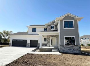 250 Pine Grove Ln, Iowa City, IA