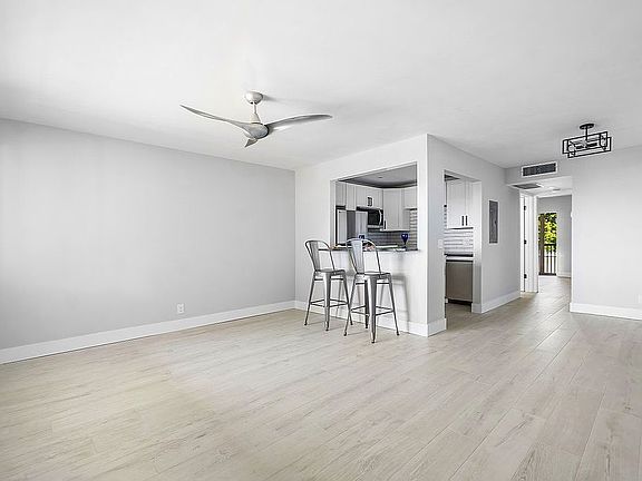 3rd image of 400 Village Green Cir Unit 310
