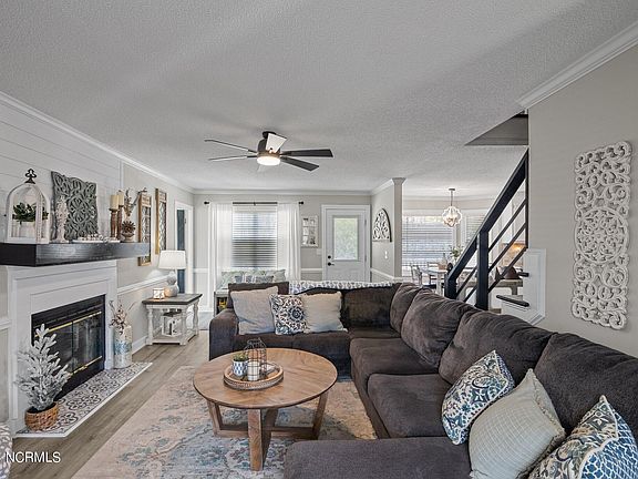 5th image of 846 Brickyard Court