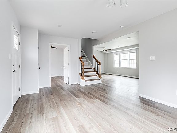 4th image of 1113 New York Ave