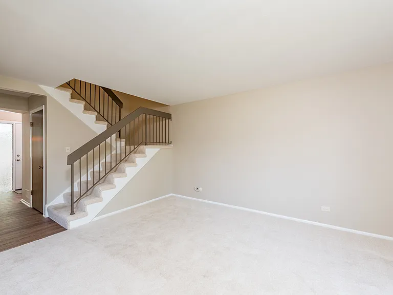 801 Hughes Pl — Photo 2