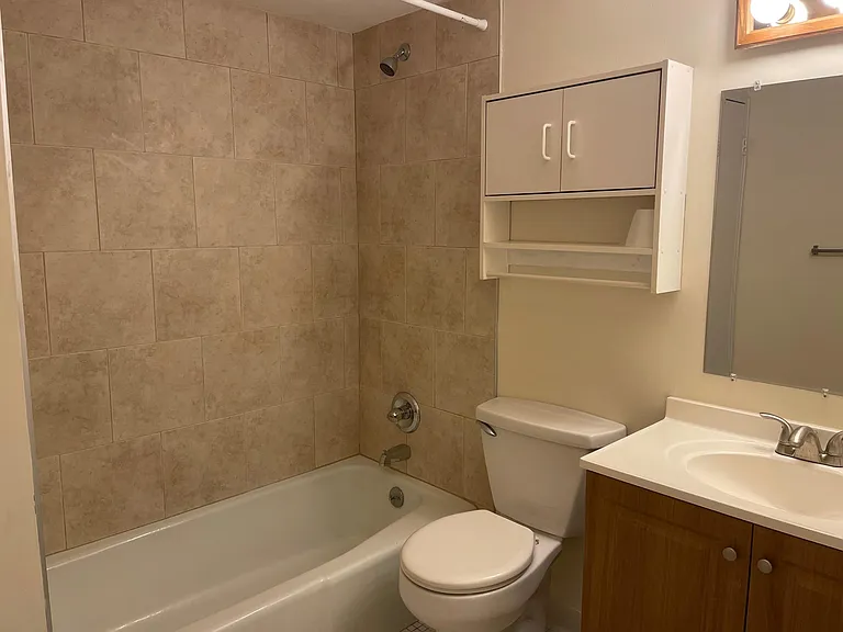 131 N Main St #16 — Photo 9