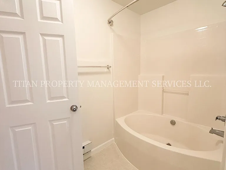 10871 SW Canterbury Ln #204 — Photo 11