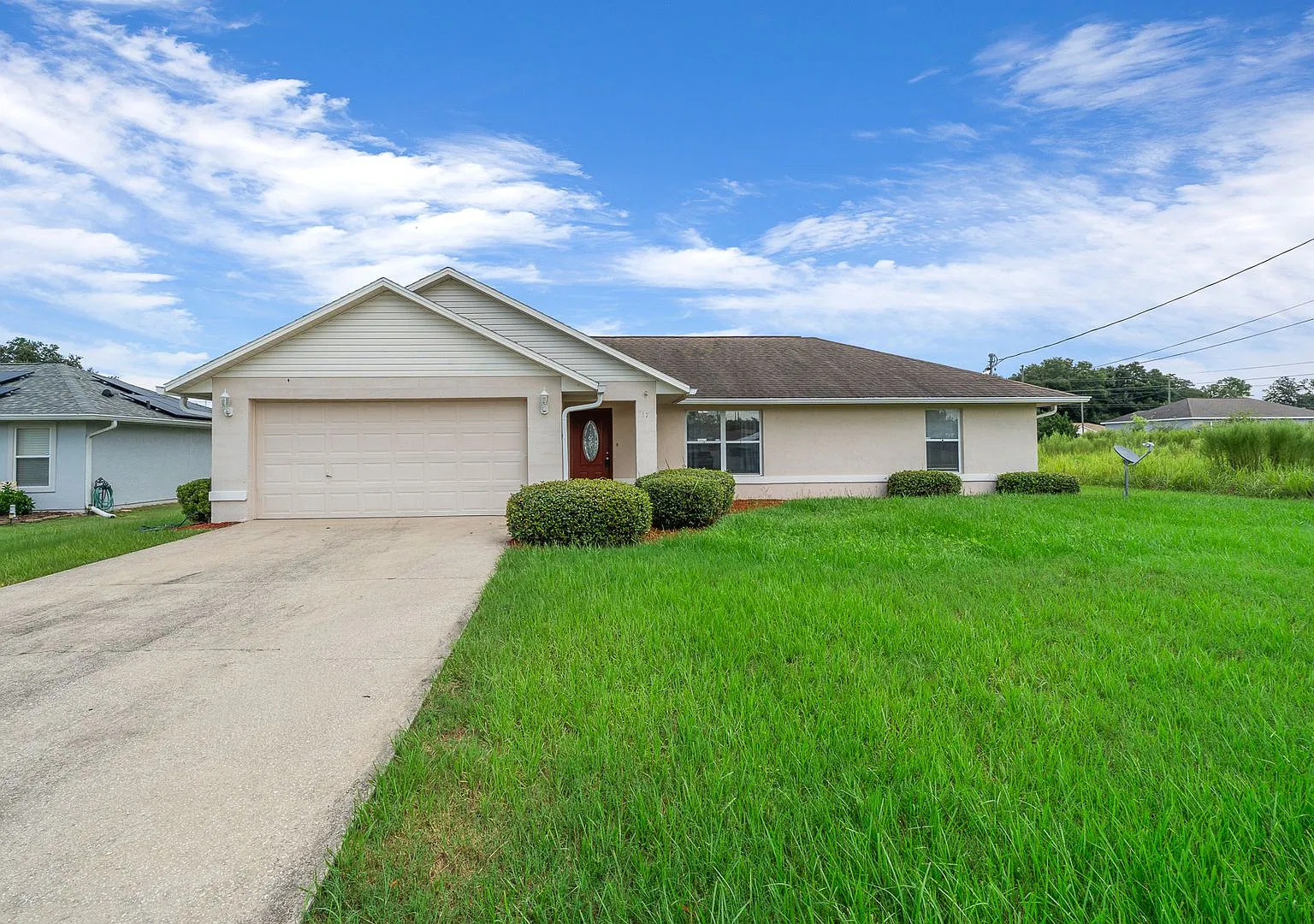 3/2/2 Beautiful Home with Spacious Backyard in Southeast Ocala — Photo 1