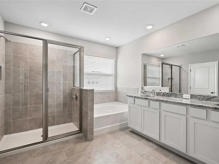 2560 Warren Acres Blvd — Photo 21