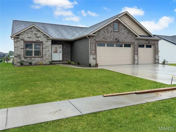 263 Smola Woods Ct, Glen Carbon, IL 62034