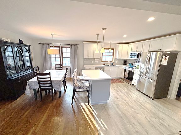 3rd image of 5665 Skyridge Dr