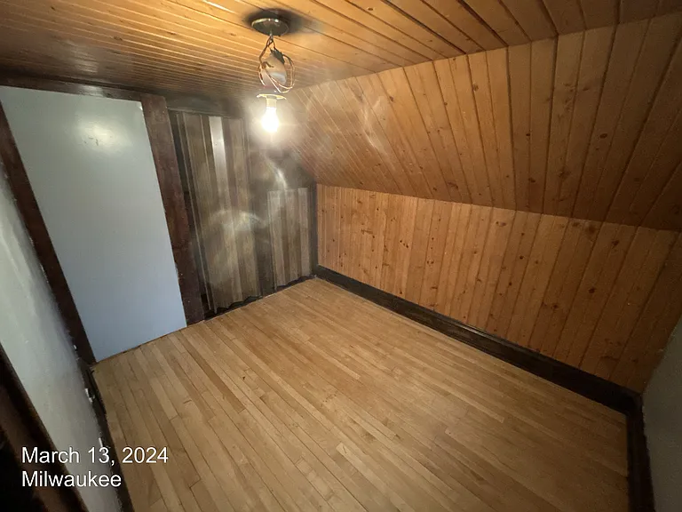 2720 N 52nd St — Photo 11