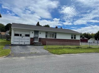 7 Victoria Ave, Cranston, RI 02920