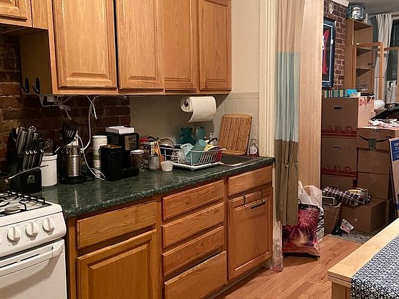 3rd image of 429 W 45th St #2FE