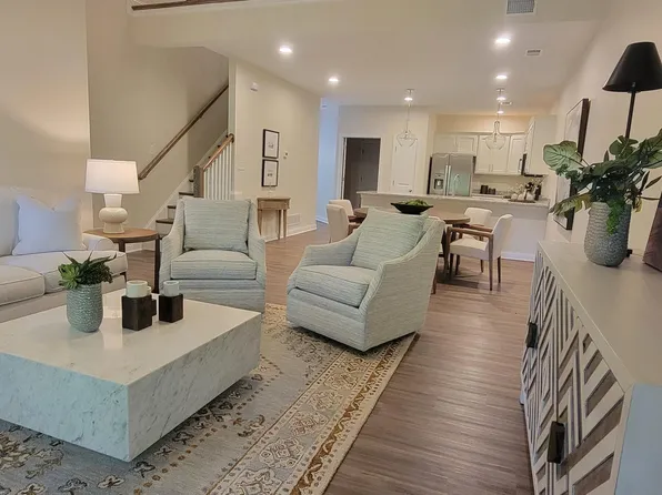 218 Sugartree Ln, Versailles, KY 40383