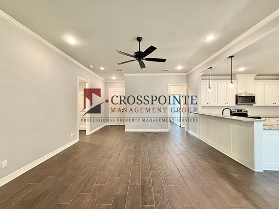 3rd image of 109 Rose Row Ln