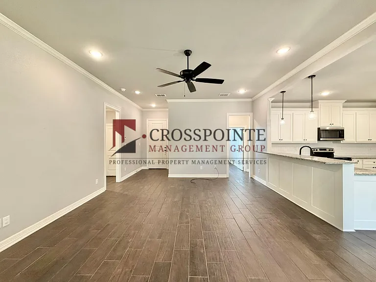 109 Rose Row Ln — Photo 3