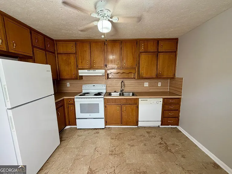 1780 Southgate Ln SE — Photo 5