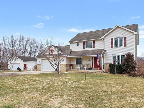 2nd image of 2964 Sarossy Lake Rd