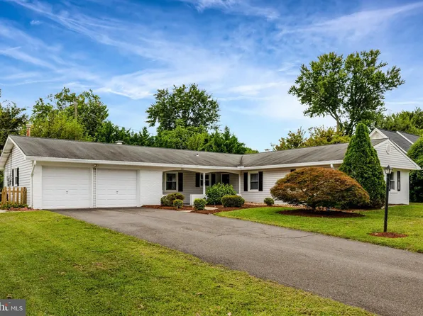 4221 Peekskill Ln, Fairfax, VA 22033