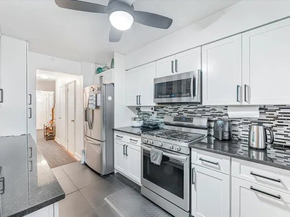 872 E 216th Street, Bronx, NY 10467