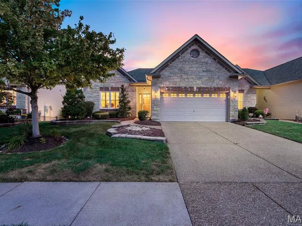925 Daffodil Ridge Dr, O'Fallon, MO 63366