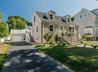 33 Longdean Rd, Fairfield, CT 06824