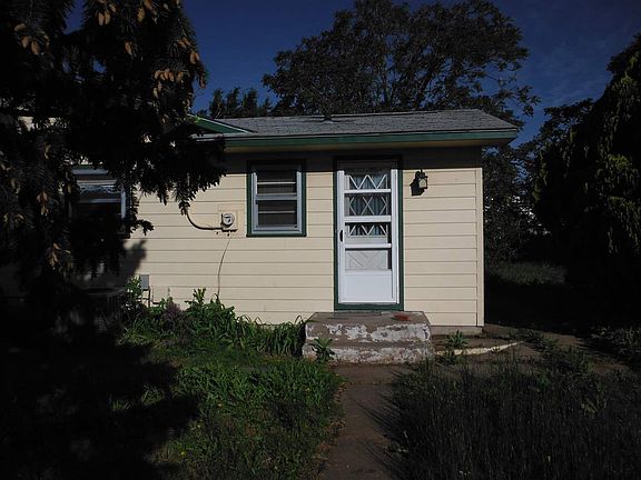 4th image of 2900 E Trail St