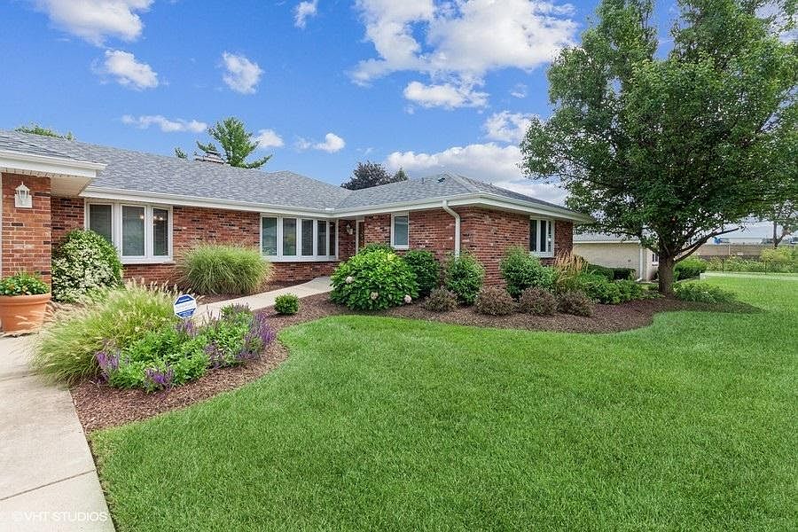 1st image of 235 Park Ln