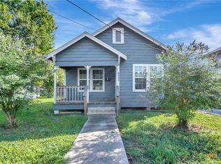 1303 E North St, Victoria, TX 77901
