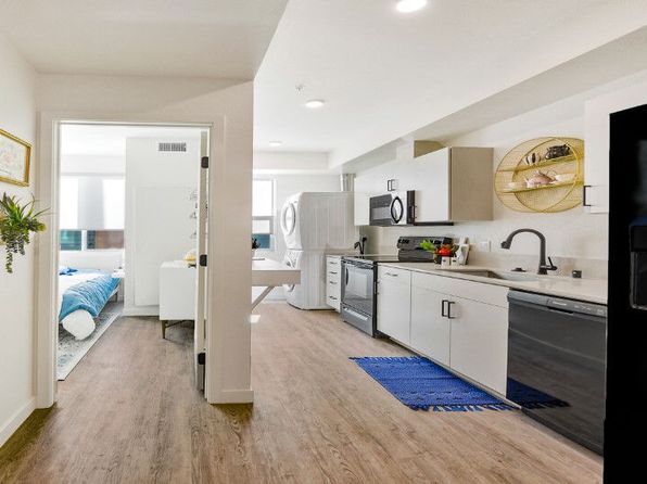 2915 E St #15
