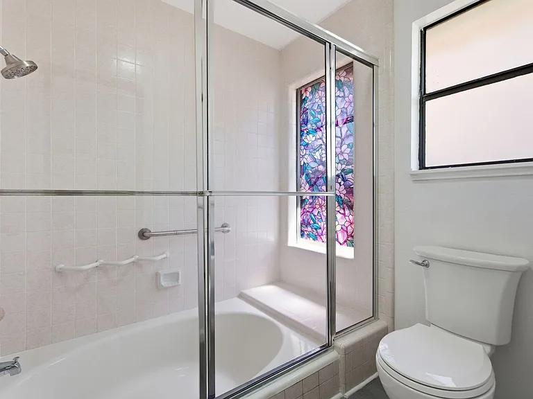 800 Locust Dr — Photo 42