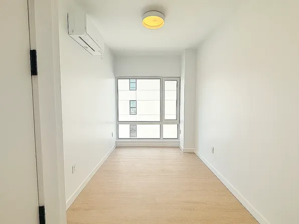 333 Linden Boulevard image 6 of 11