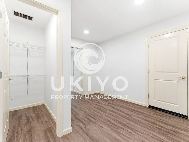 645 Keith Ct — Photo 24