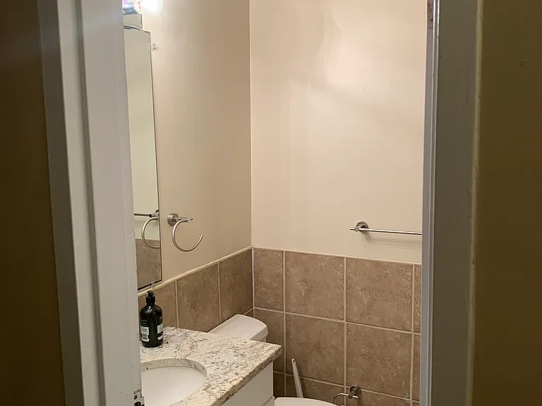 1801 Clydesdale Pl NW #719 — Photo 5