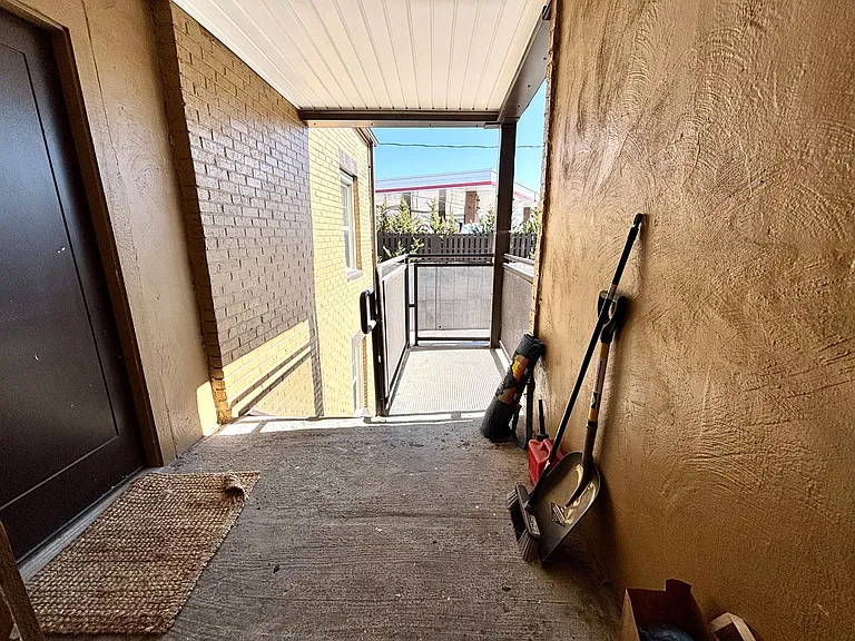 Roanoke Apartments — Photo 16
