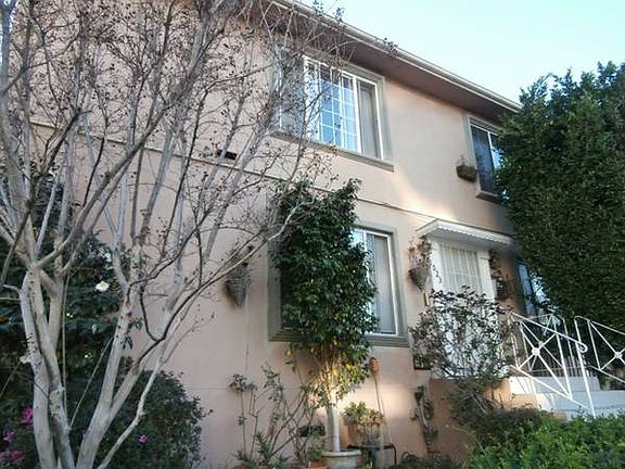 5th image of 1025 N San Vicente Blvd #2-9