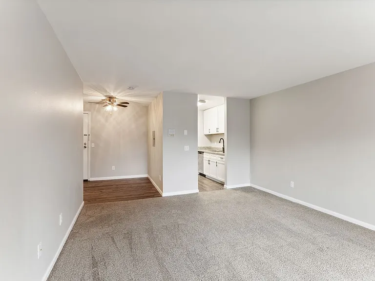Country Meadows Apartments — Photo 46