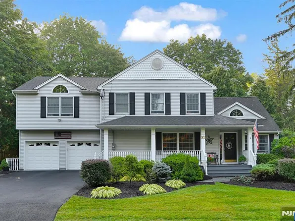 81 S 5th St, Park Ridge, NJ 07656