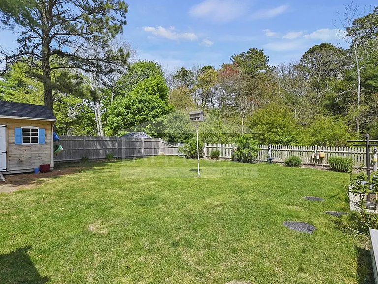 583 N Falmouth Hwy — Photo 17