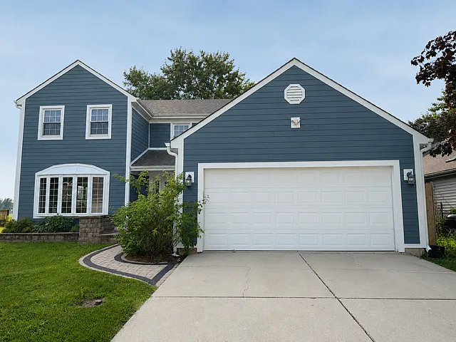 4 bed, 2.5 bath, 2252 sqft, $3,600 — Photo 1